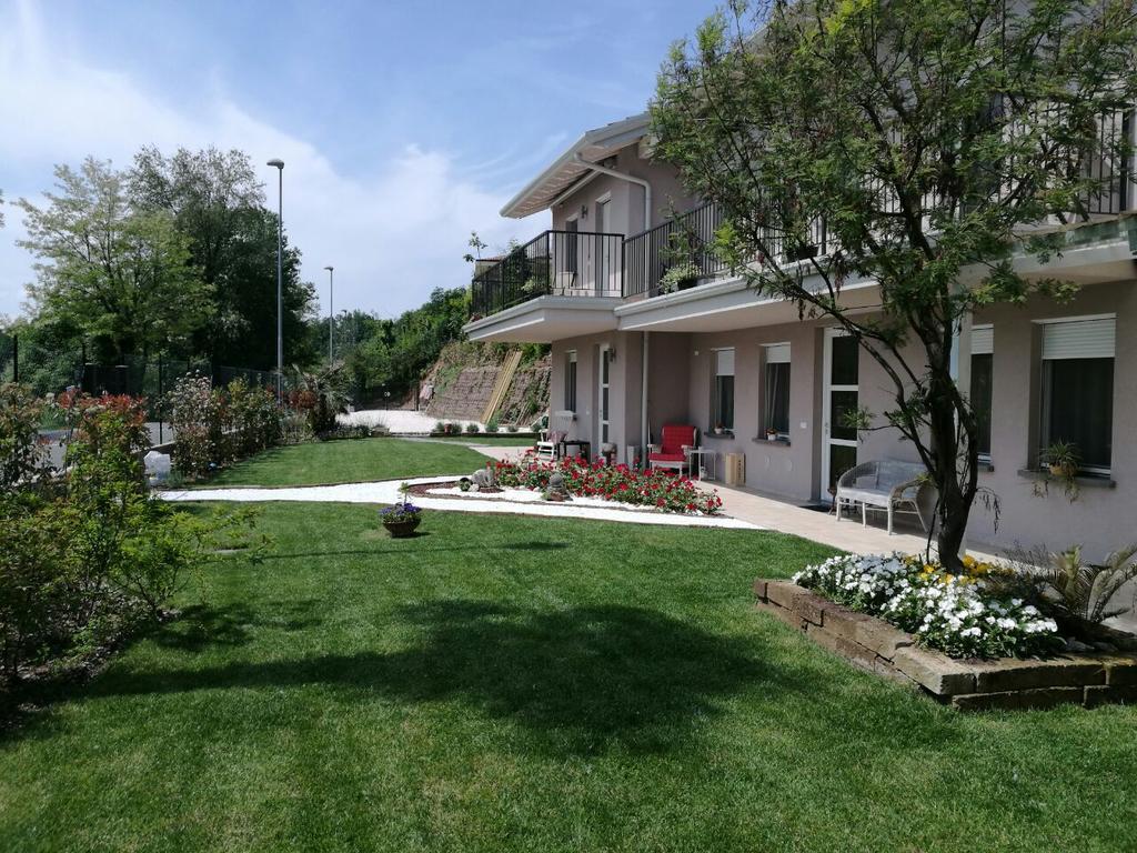 Mimosa Apartments Soiano Del Lago Ngoại thất bức ảnh