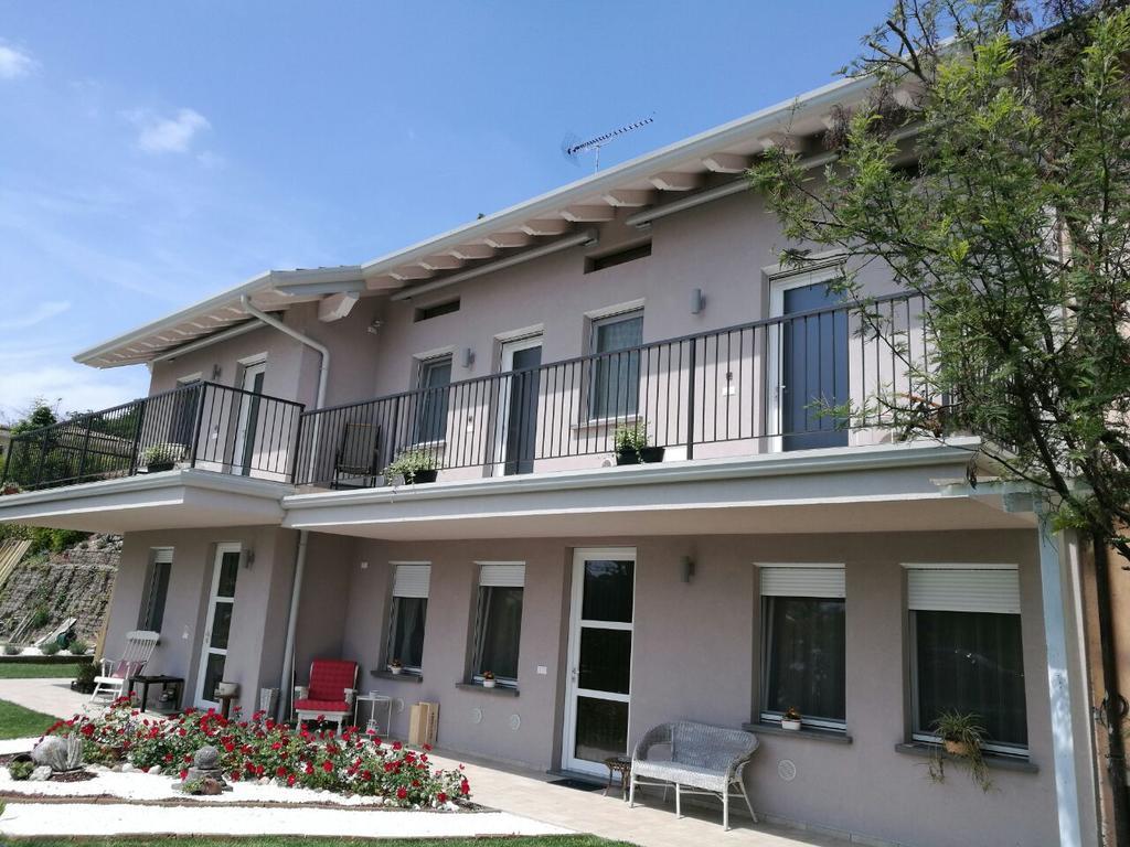 Mimosa Apartments Soiano Del Lago Ngoại thất bức ảnh